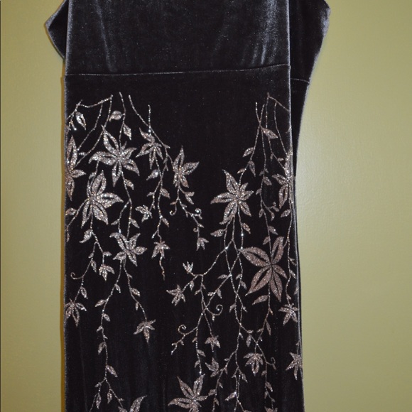 Velvet Formal Gown M - Picture 4 of 10